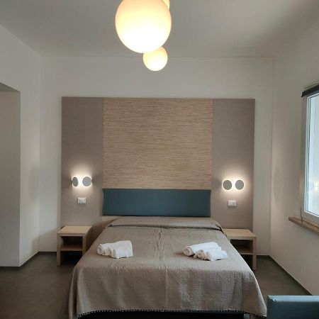 Iris Ar Holiday-Home ペスキエーラ・デル・ガルダ エクステリア 写真